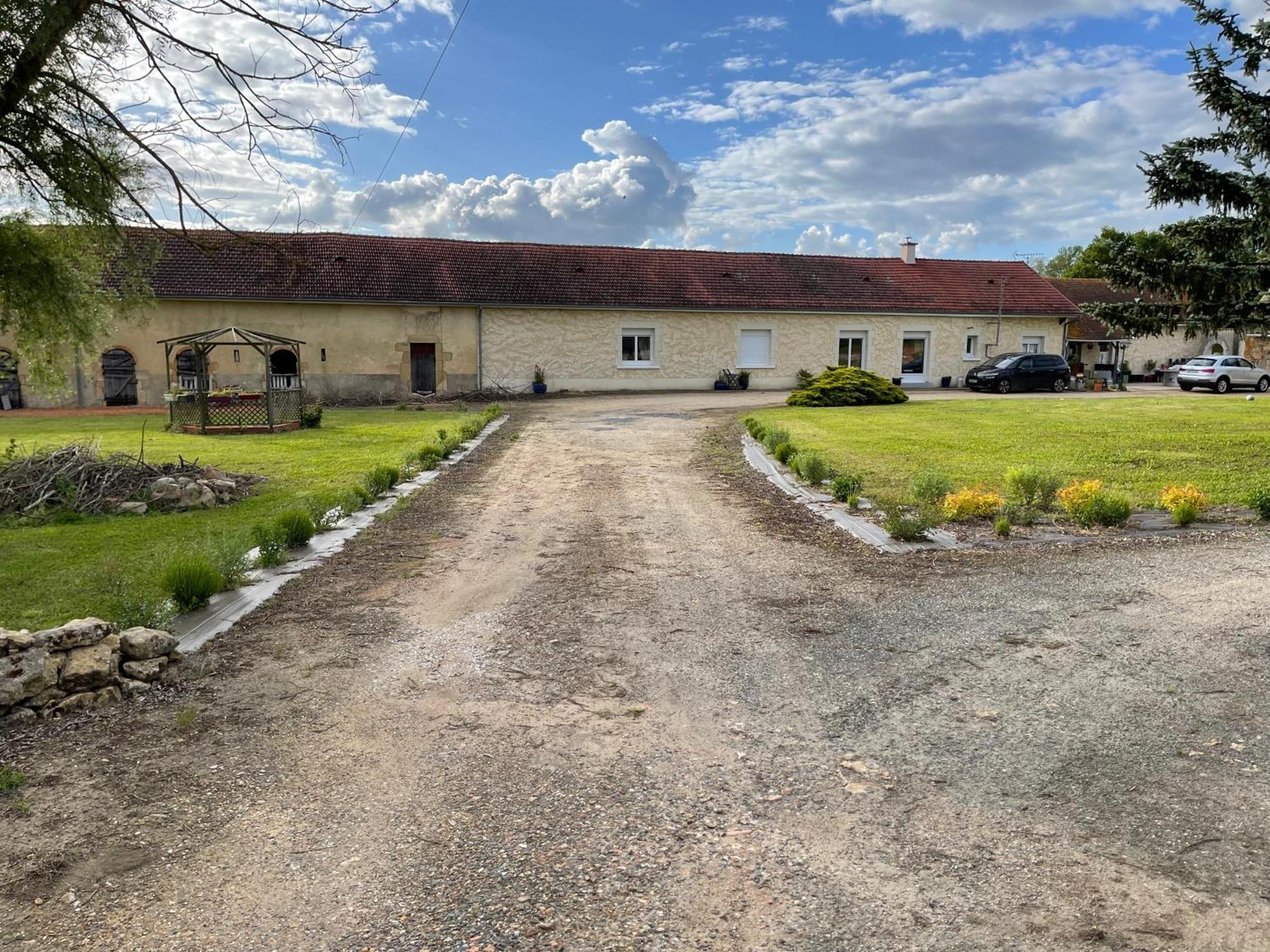 Au Repos Du Lezard, La Familiale Homestay Durtal